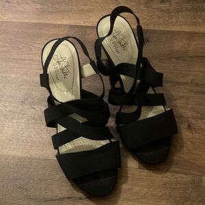 Life Stride Women's Black Strappy Sandals